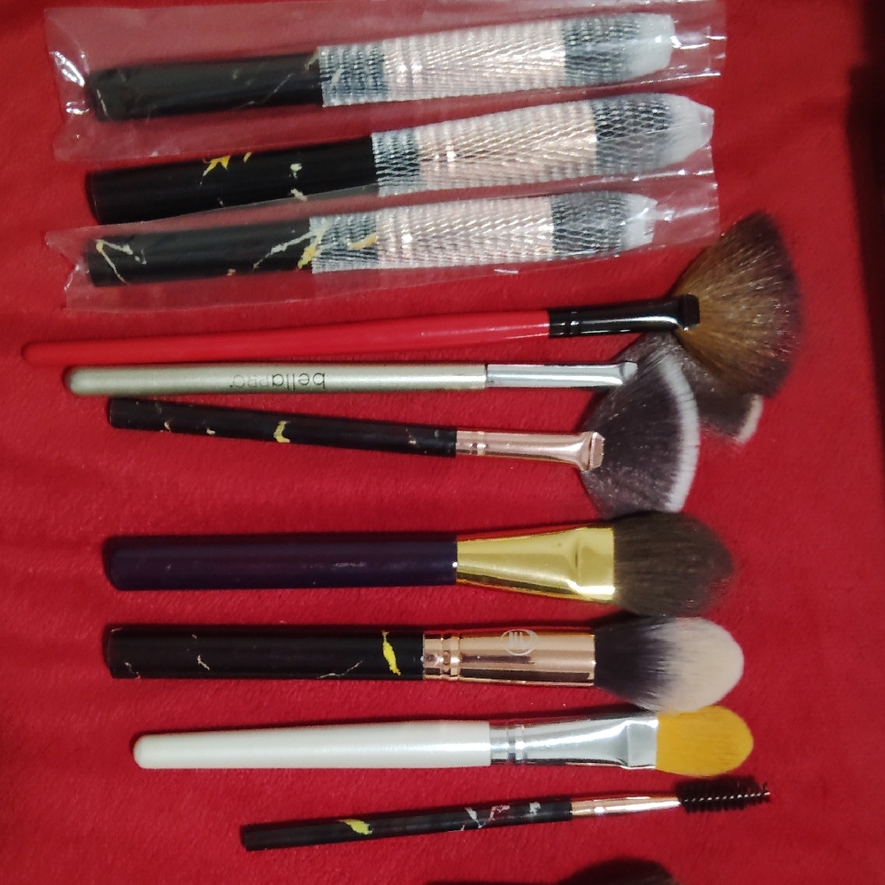 Black and Gold Professional Makeup Brush Set